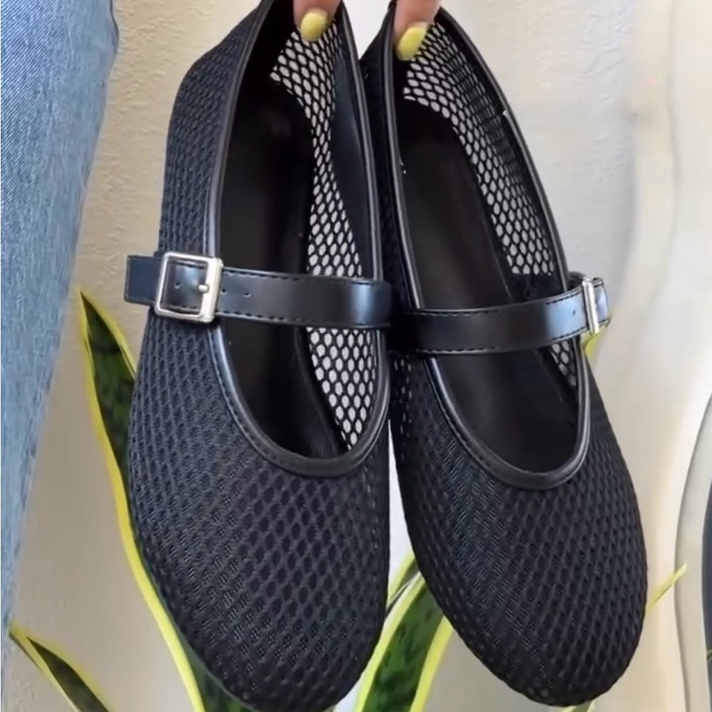 Black Mesh Mary Jane Shoes - Picture 3 of 4